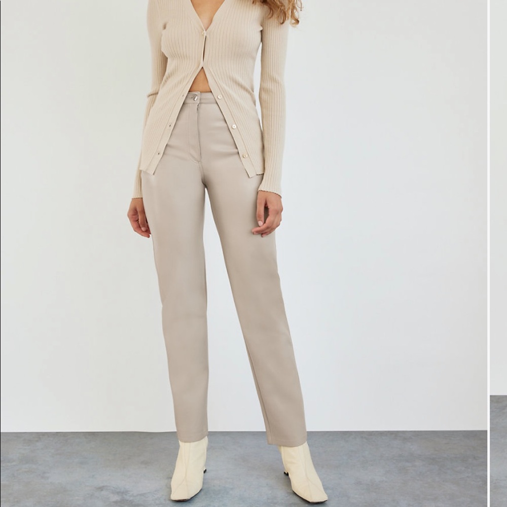 NWT aritzia melina leather pants size 6 regular